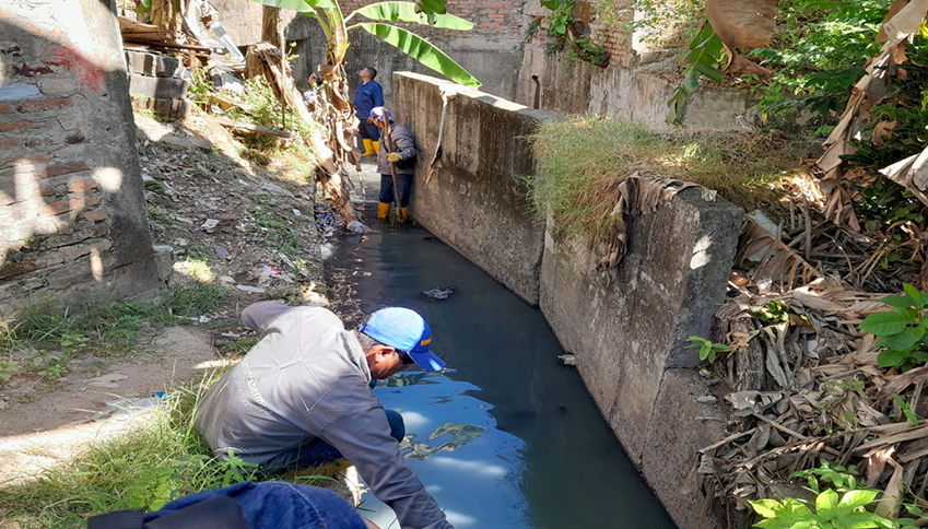 Dragado y limpieza de cuerpos de agua